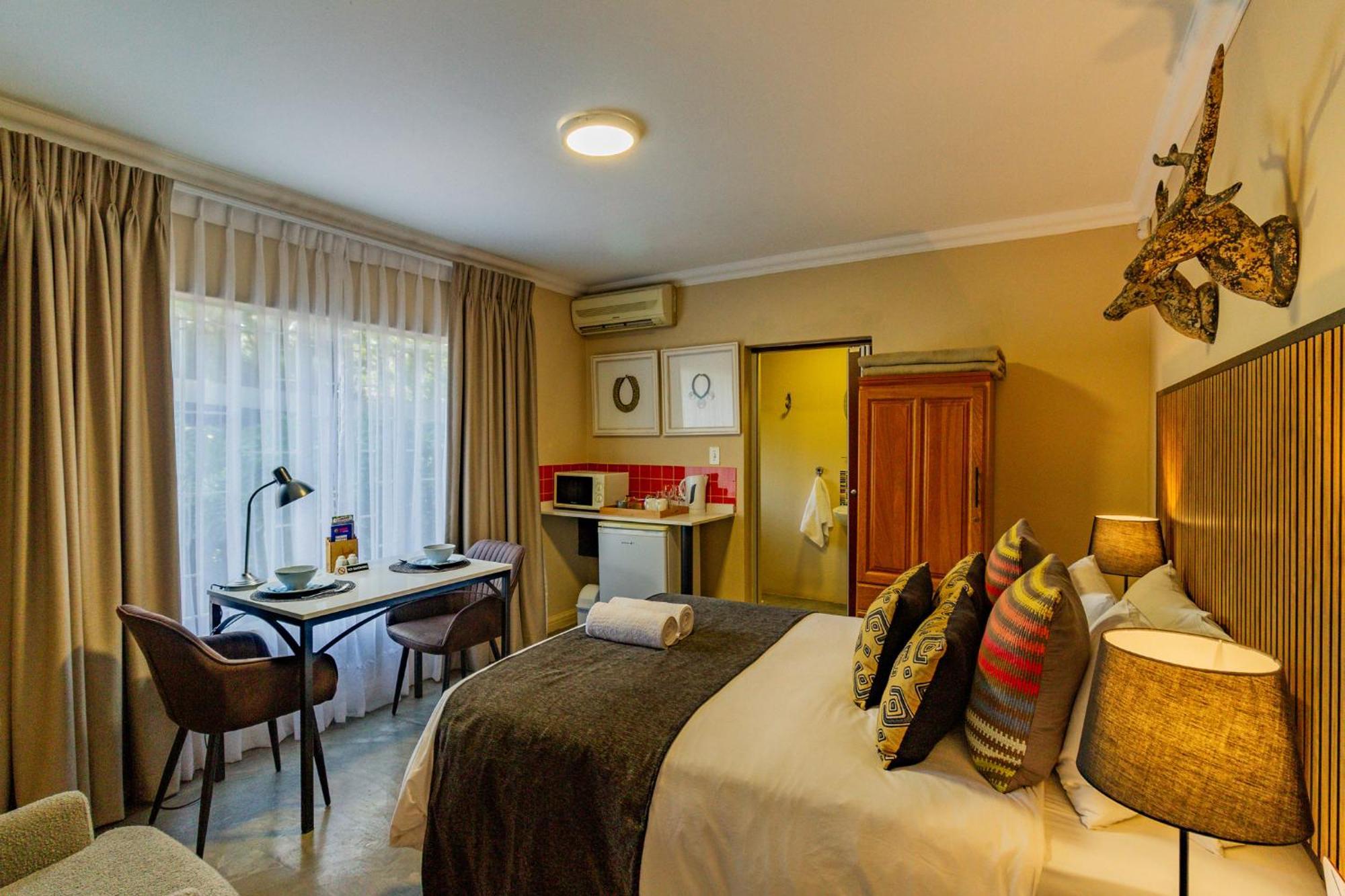 Pumleni Guesthouse Hartbeespoort Exterior photo